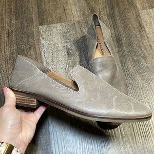 Lucky Brand Women’s 9.5 Cahill loafers slip on tan 100% leather step down flat